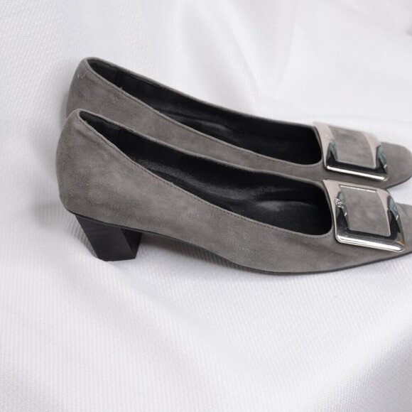 Roger Vivier Belle Buckle Grey Suede Pumps Kitten Heels Sz 5 - Picture 8 of 10